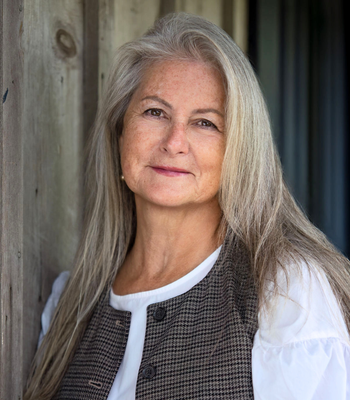 Portrait of JoAnne Baines, Broker.